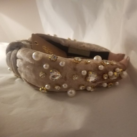 Simply Southern Hairband in Champagne - Picture 5 of 6